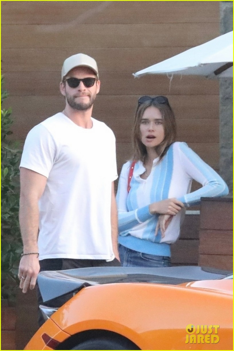 Liam Hemsworth Girlfriend Gabriella Brooks Spotted On A Breakfast Date In Malibu Photo Gabriella Brooks Liam Hemsworth Pictures Just Jared