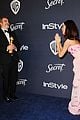 sarah hyland joaquin phoenix bow to each other golden globes 02
