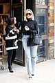 khloe kardashian switches lunch outfit 04
