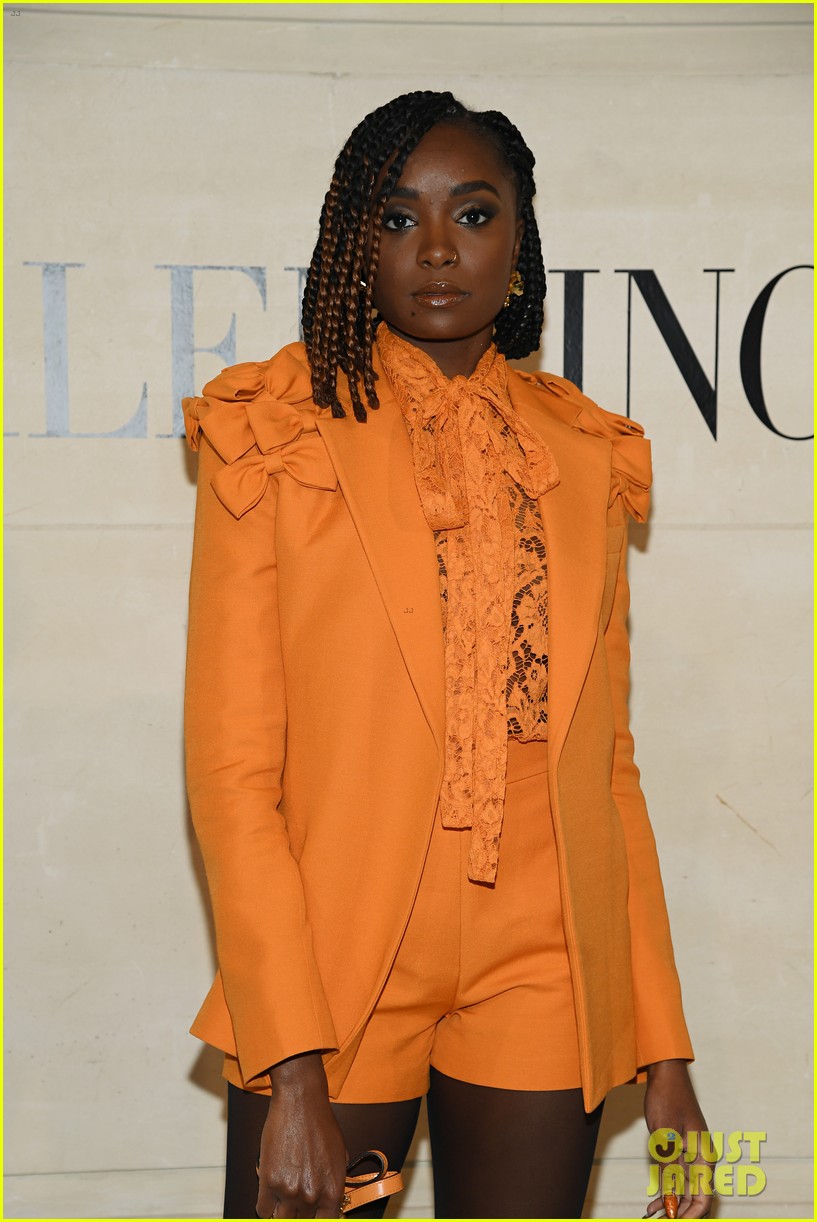 Photo kiki layne sits front row at valentino show for paris fashion