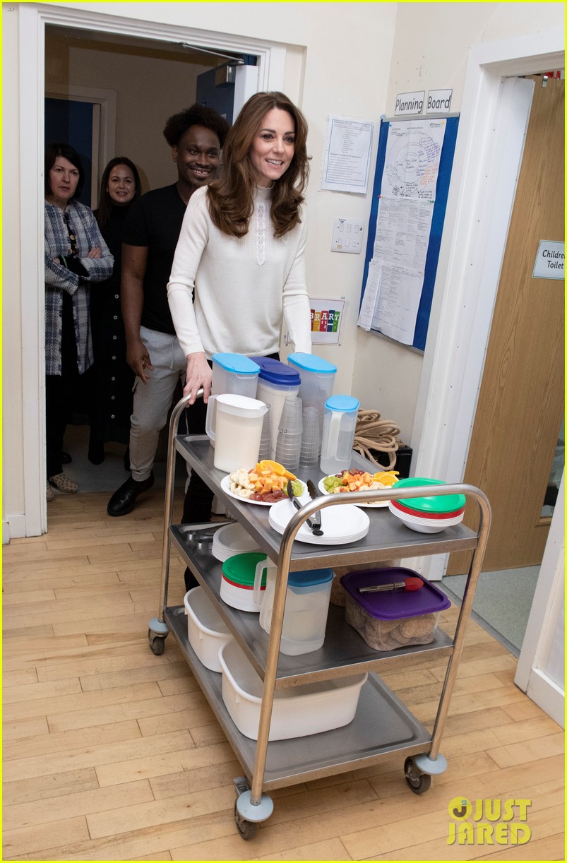 Kate Middleton Surprises Kindergarten Class with Breakfast During