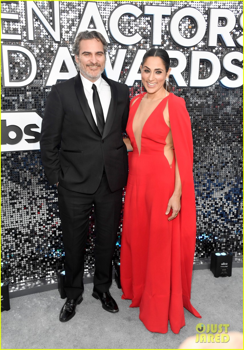 Photo: joaquin phoenix wins for joker tribute to heath ledger sag