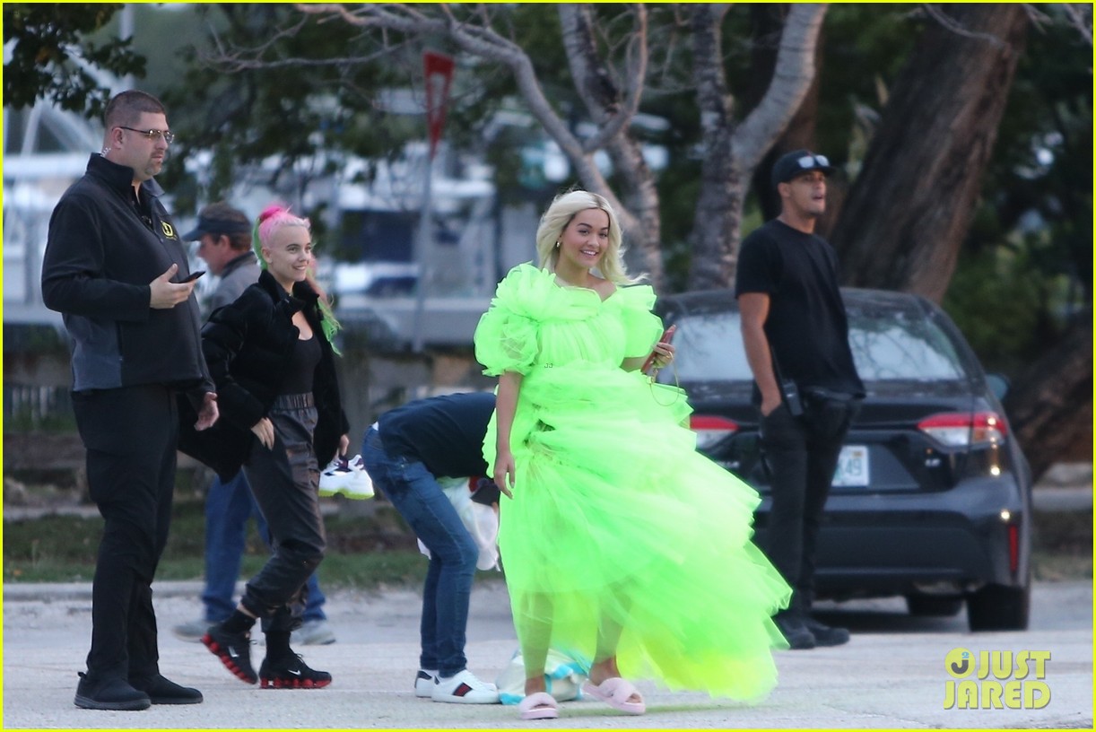 Photo: rita ora bright looks deichmann campaign beach shoot 07 | Photo