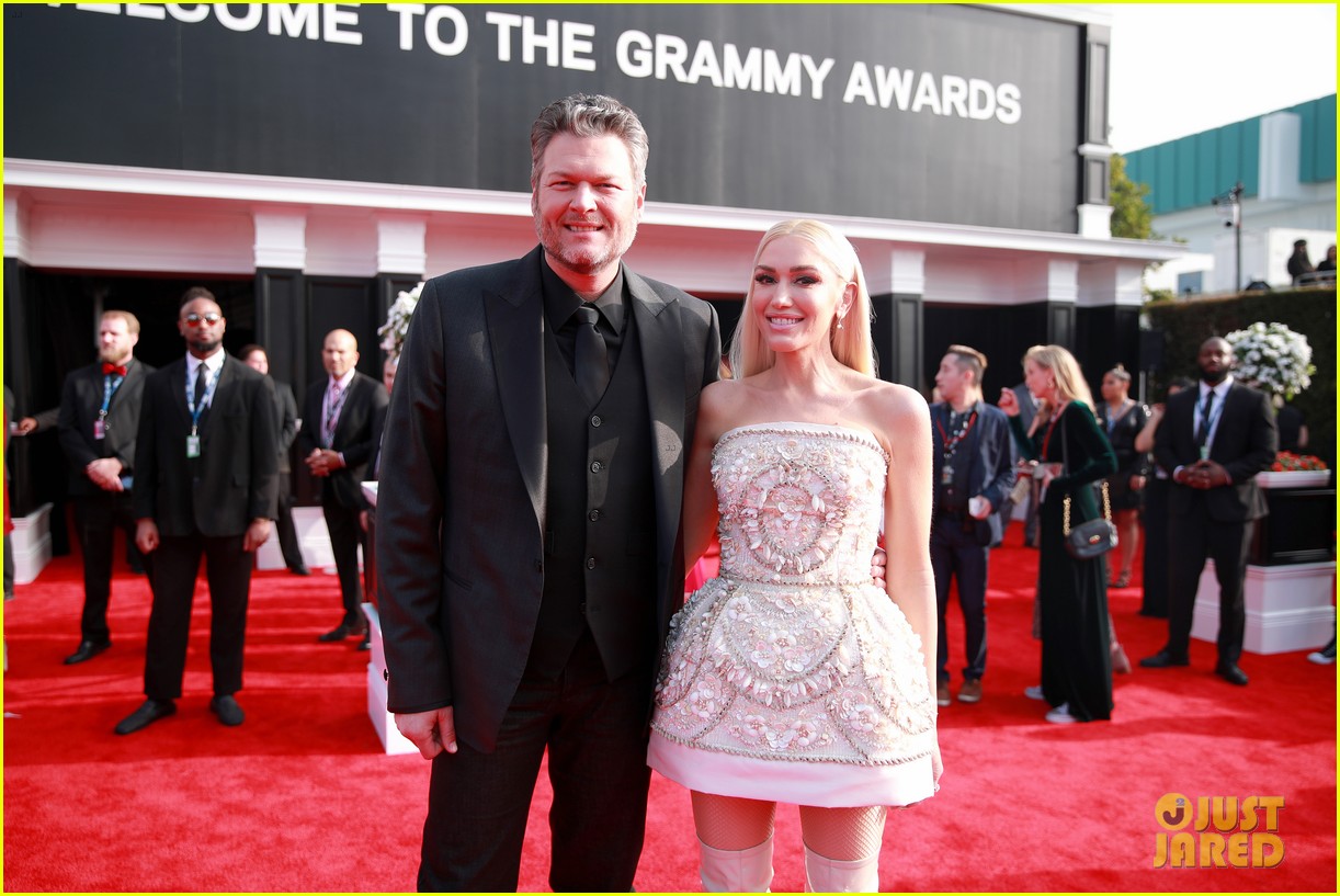 Gwen Stefani Wears Shells on Her Dress at Grammys 2020 with Blake