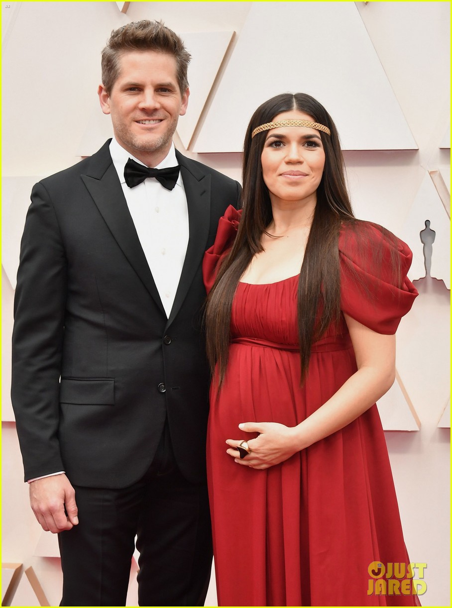 Photo: america ferrera httyd family oscars red carpet 20 | Photo