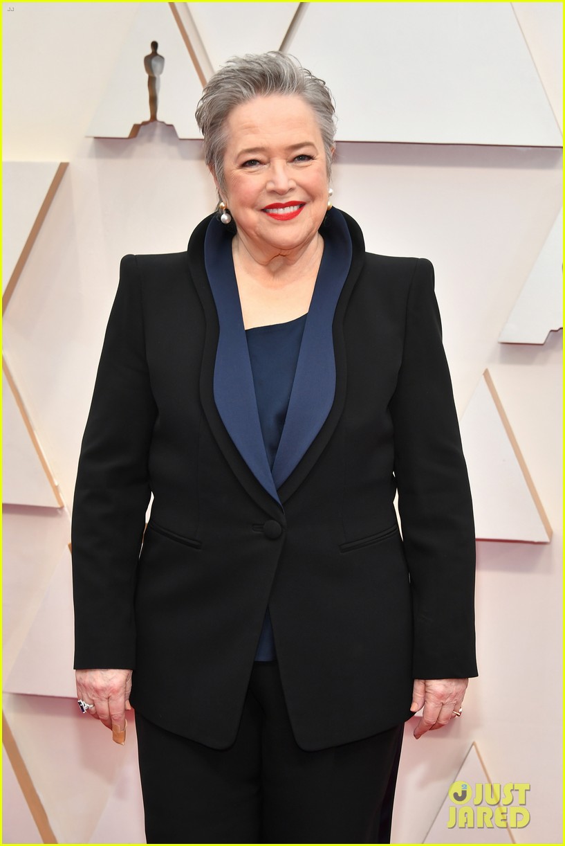 kathy-bates-says-she-cherishes-for-oscar-nomination-for-best-supporting-actress-photo-4433873-2020-oscars-kathy-bates-oscars-pictures-just-jared