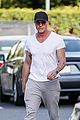 eric dane puts his muscles on displays while running errands 03