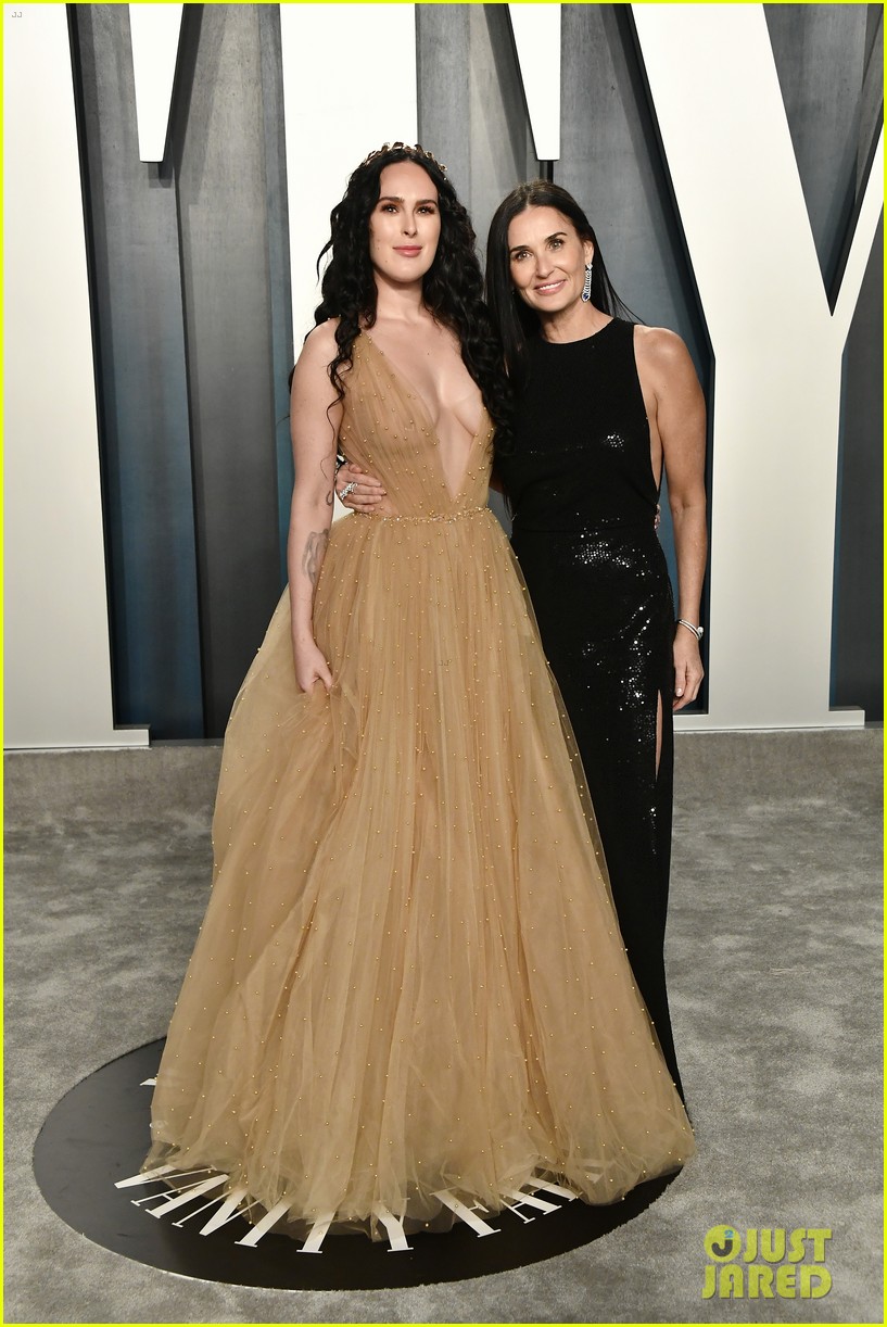 Demi Moore & Rumer Willis Have a MotherDaughter Date at Oscars 2020(01)