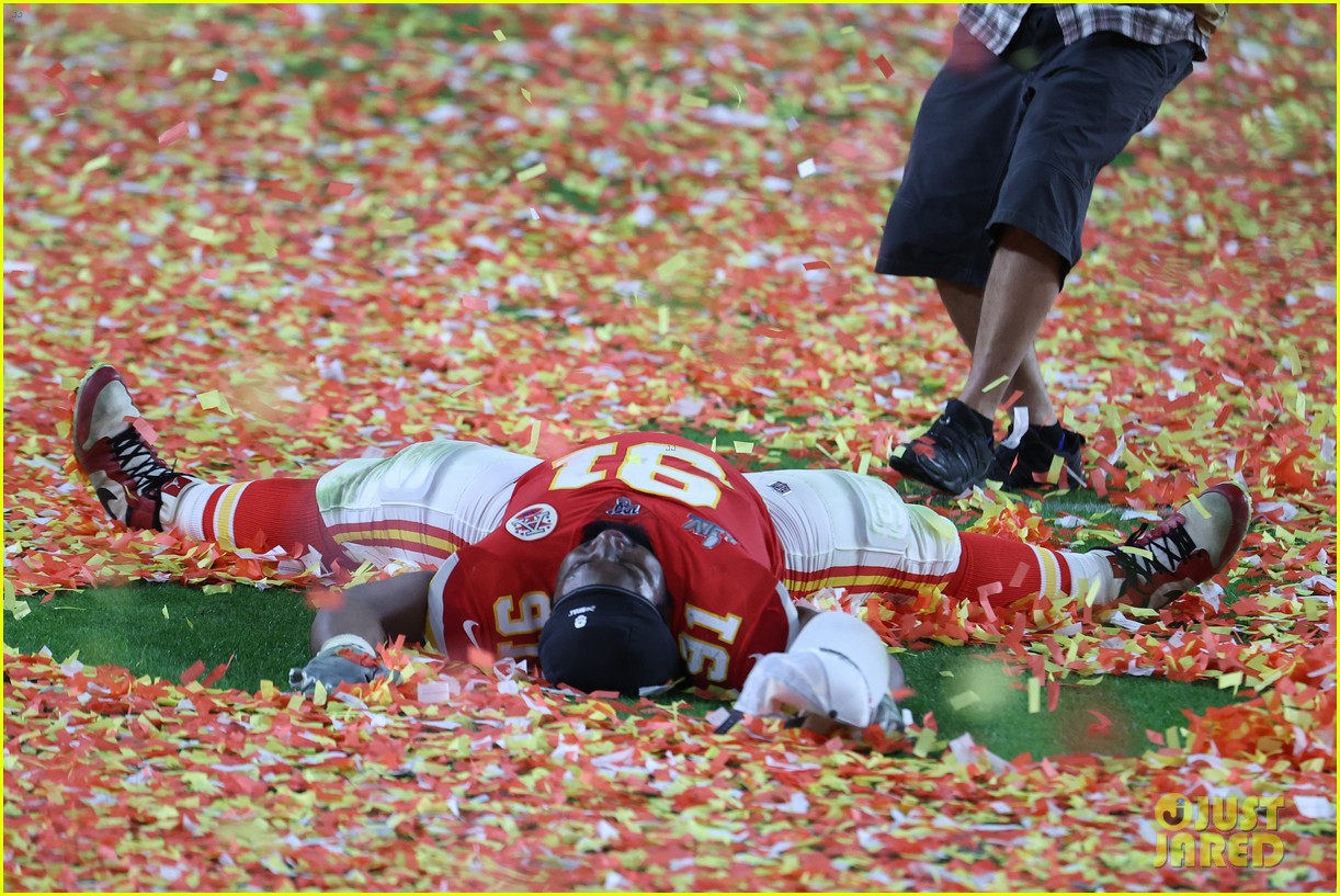 Kansas City Chiefs' Derrick Nnadi Will Pay For Dog Adoption Fees After