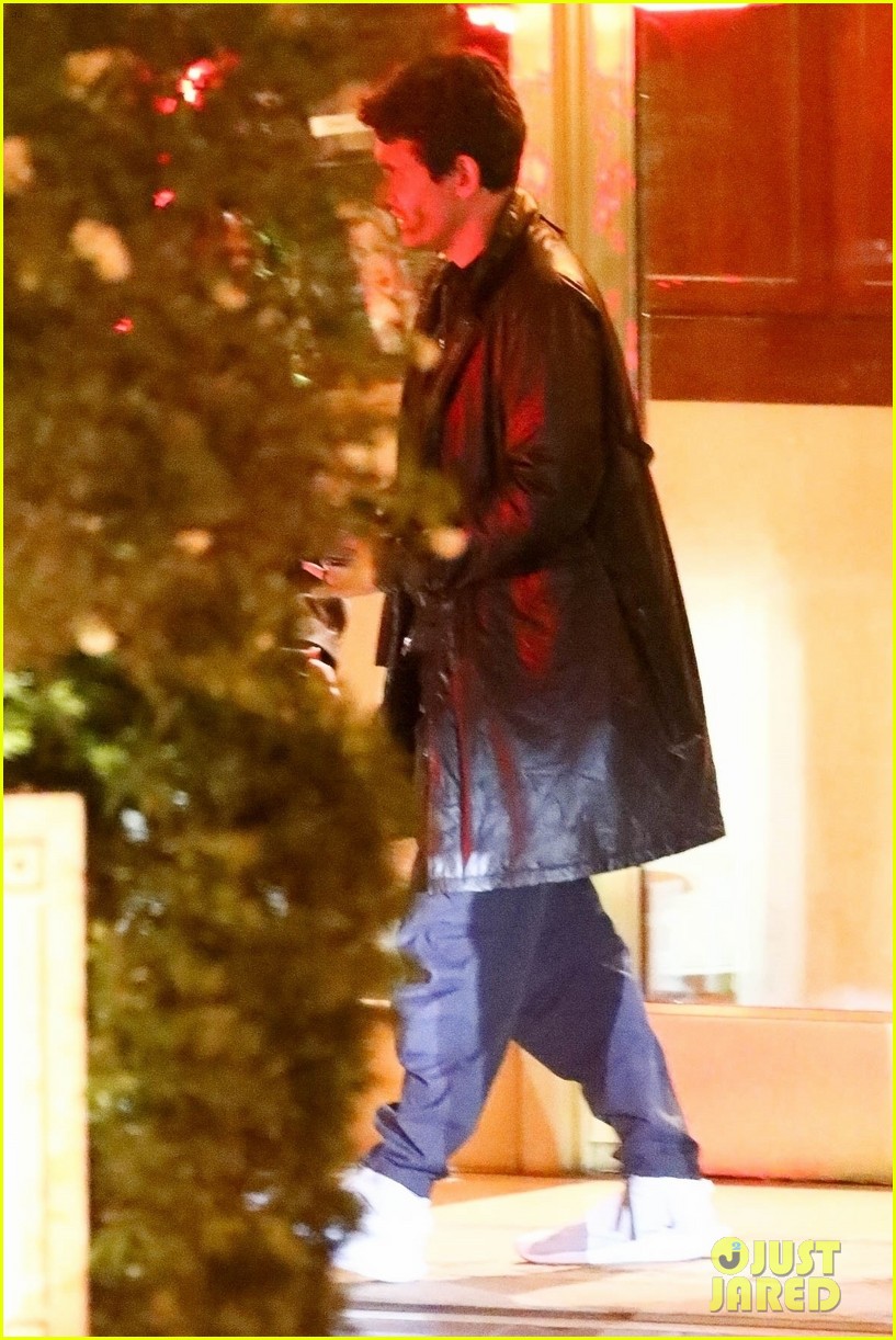 John Mayer 2022 Christmas John Mayer Grabs Dinner At The Same La Hotspot As Ex Jennifer Aniston!:  Photo 4431010 | Jennifer Aniston, John Mayer Pictures | Just Jared