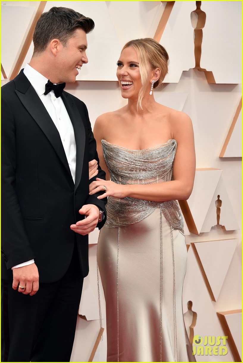 Double Nominee Scarlett Johansson Attends Oscars 2020 with Fiance Colin(00)