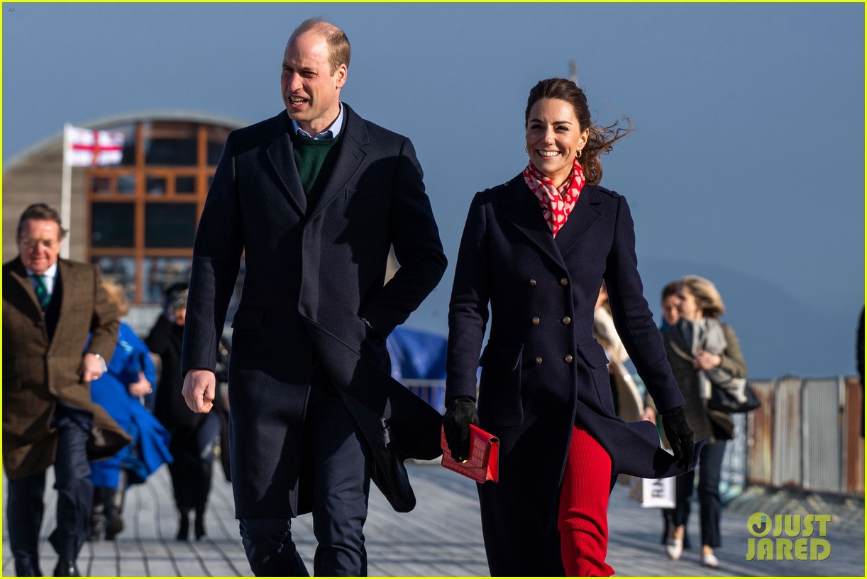 Kate Middleton & Prince William Treat Themselves To Ice Cream During(00)