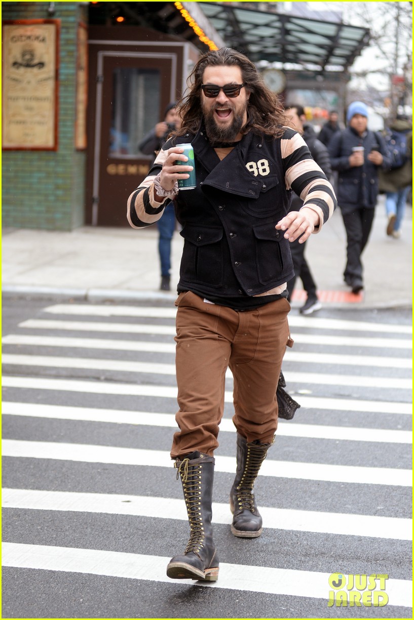 Jason Momoa Flashes a Grin on Early Morning Stroll in NYC: Photo 4429435 | Jason  Momoa Photos | Just Jared: Entertainment News
