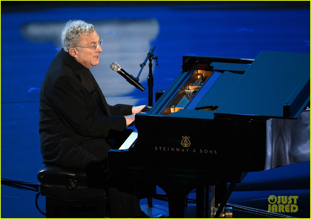 Randy Newman Performs 'I Can't Let You Throw Yourself Away' at Oscars