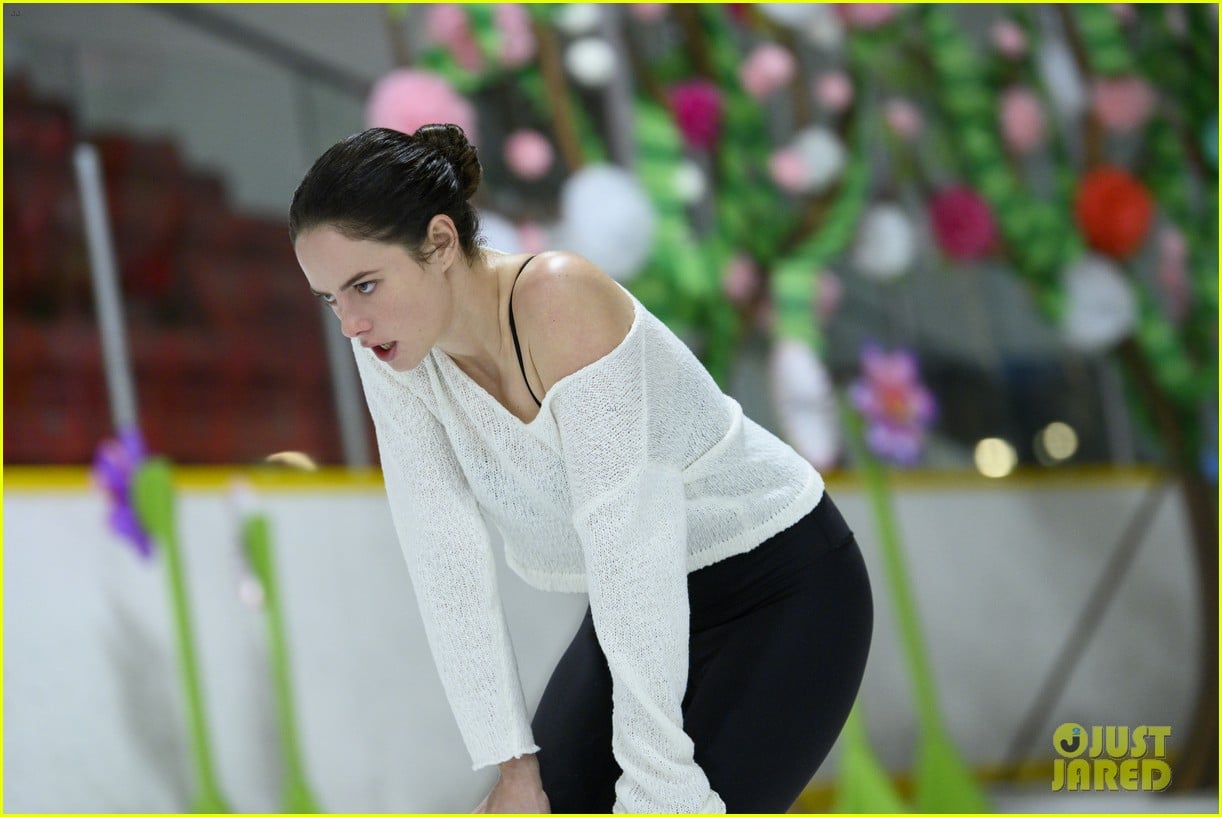 Netflix Cancels Ice Skating Drama 'Spinning Out' After Just One Season Photo 4429129 Photos