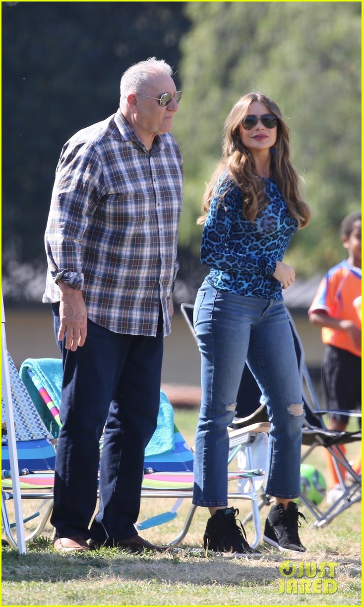 These Are Likely the Last 'Modern Family' Set Photos We'll Ever See