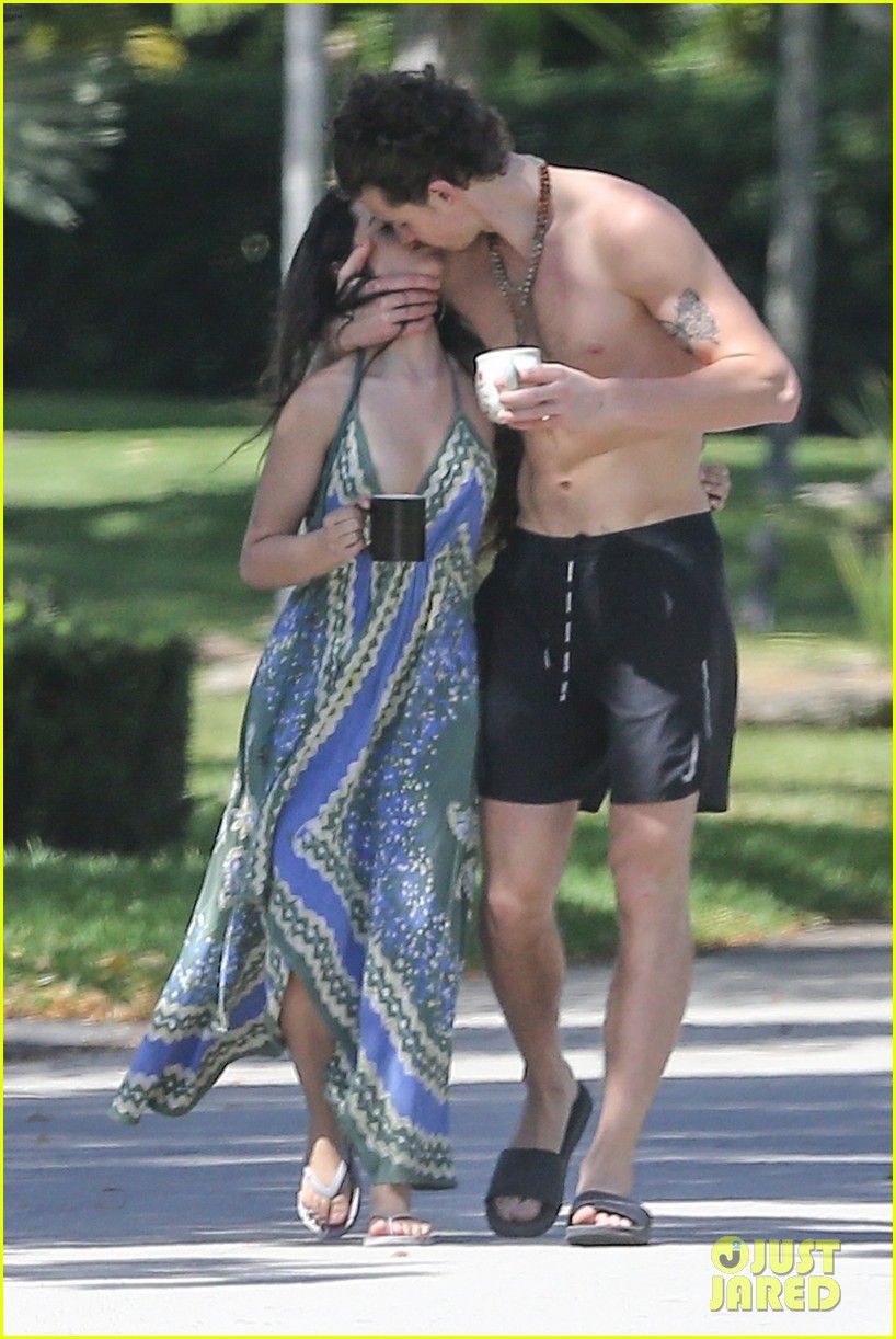 Shirtless Shawn Mendes Leans In For A Kiss With Camila Cabello Photo 4450871 Camila Cabello Shawn Mendes Shirtless Pictures Just Jared