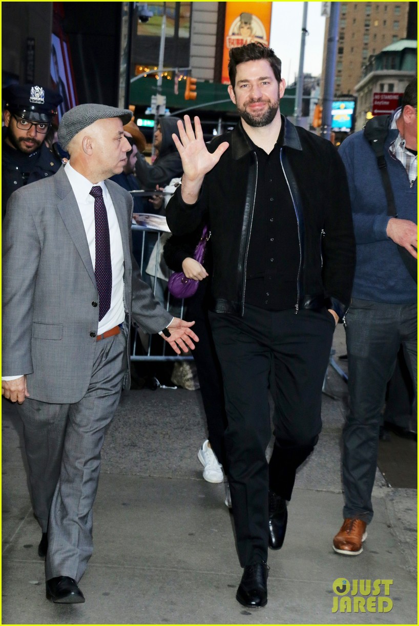 Photo john krasinski teaches stephen colbert a boston accent 11