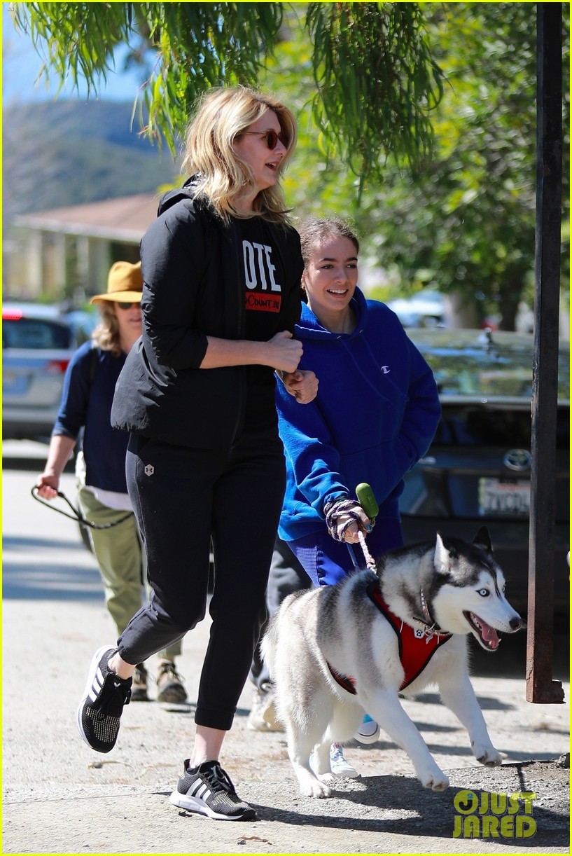 Laura Dern Dances With Daughter Jaya Harper In New TikToks During