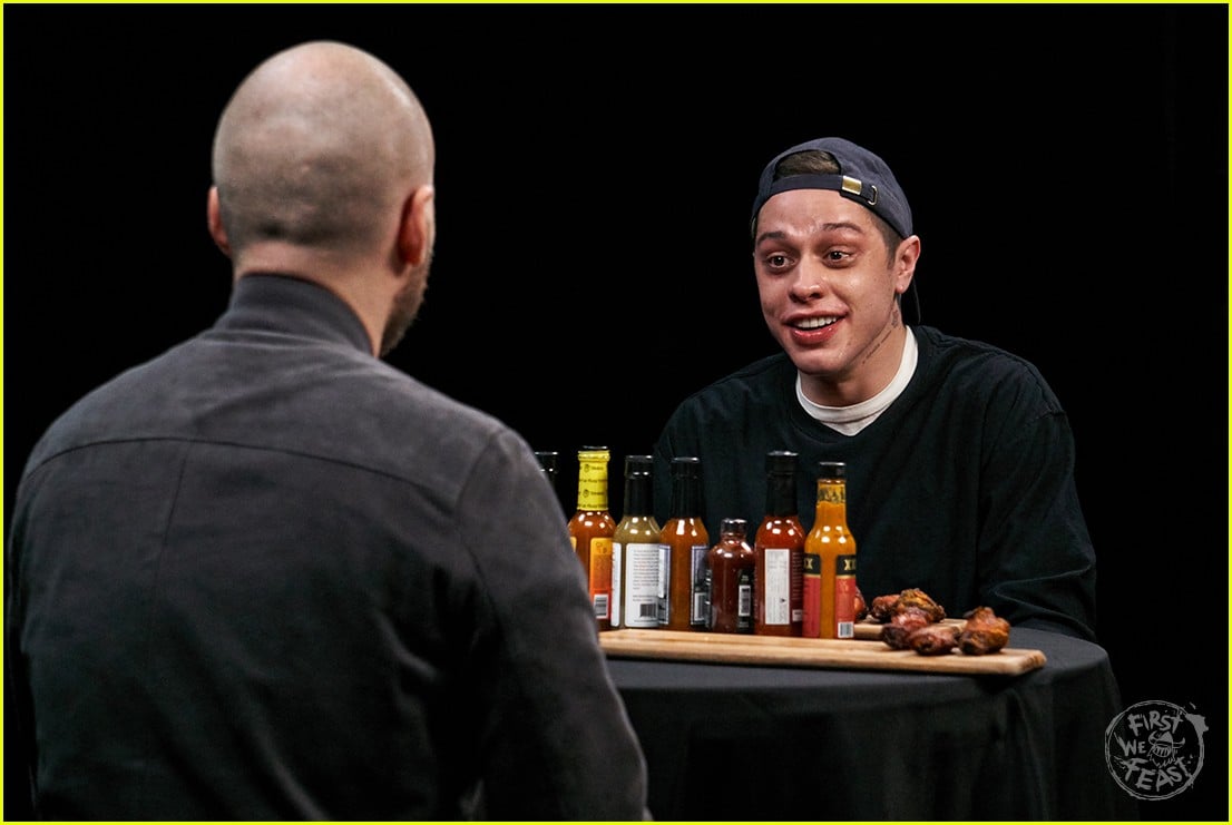 Пит дэвидсон космос. Pete is helpful person of all less. Pete is helpful person of all less. Pete is helpful person of all less. Пит дэвидсон король стейтен айленд.