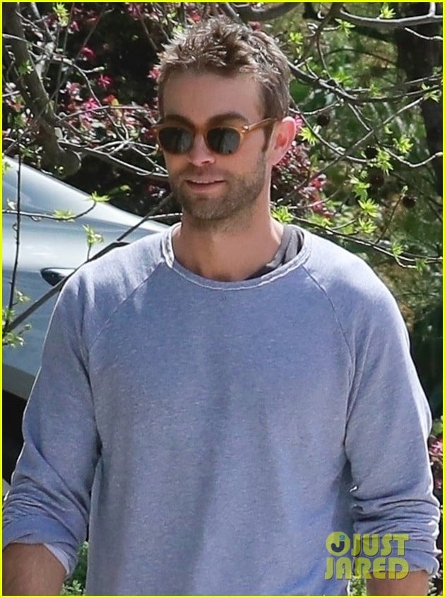 chace crawford ex rebecca rittenhouse meet up for walk 024450999