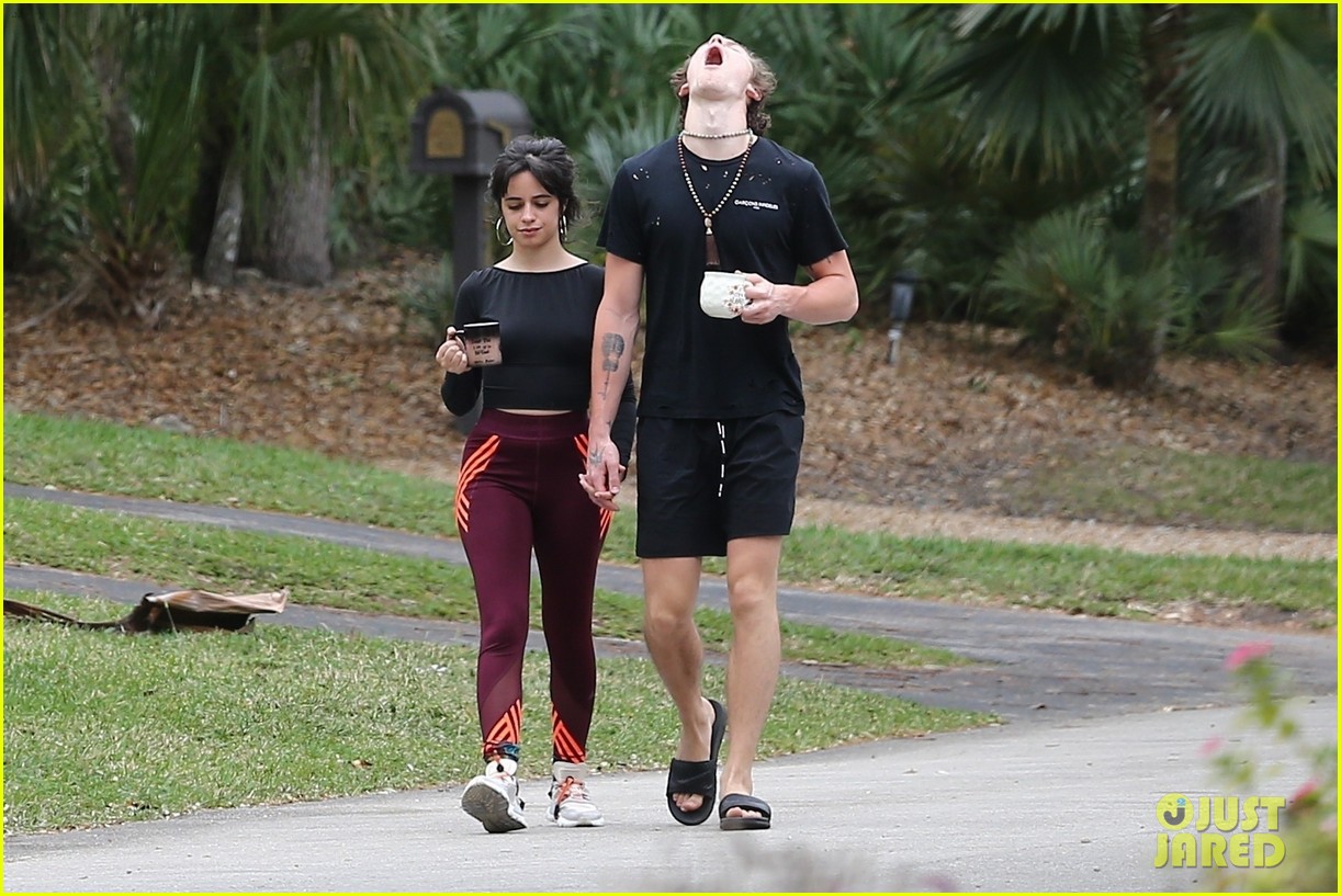 Photo: shawn mendes camila cabello morning stroll 18 | Photo 4451185