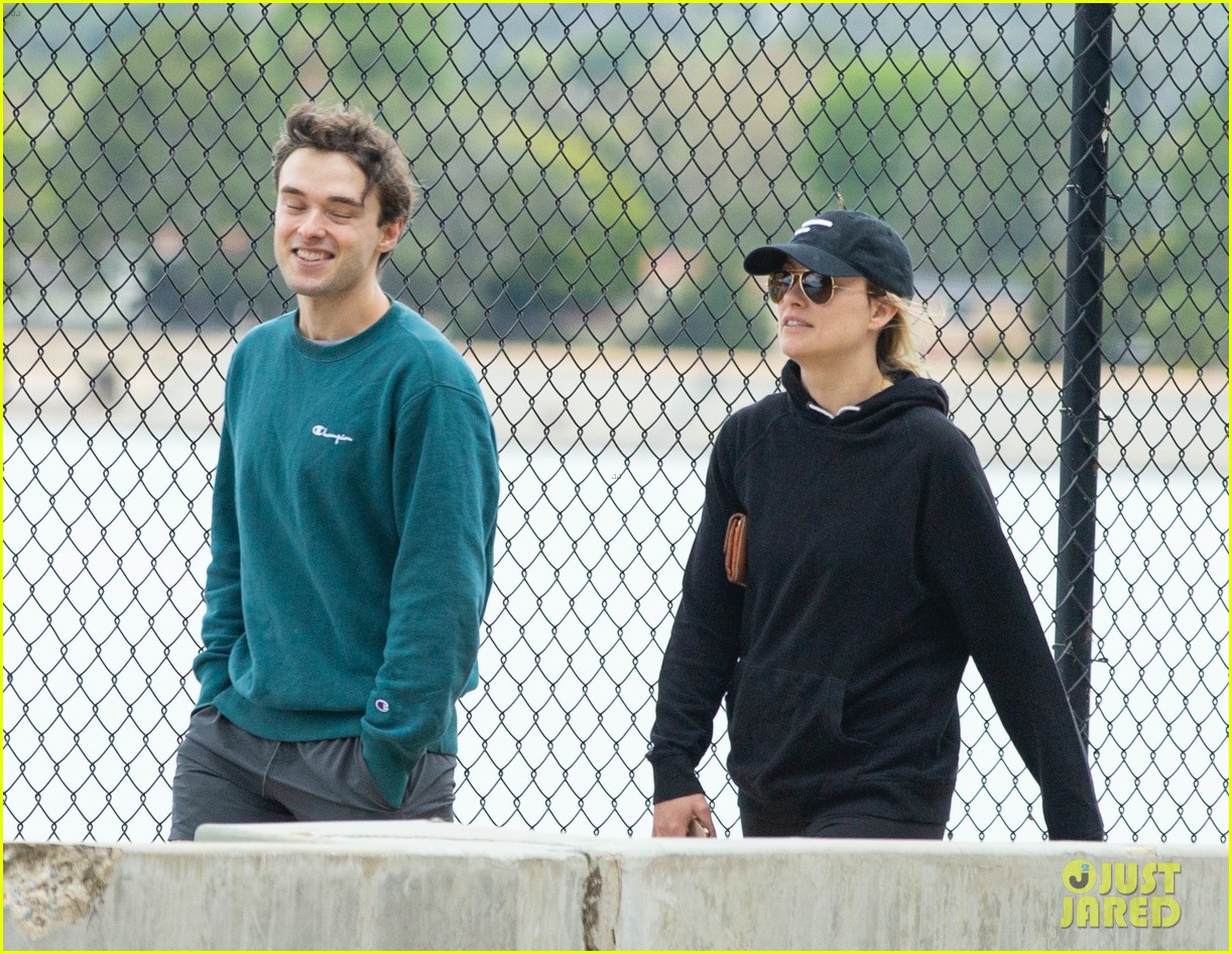 Photo: olivia wilde walk with her brother charlie cockburn 10 | Photo