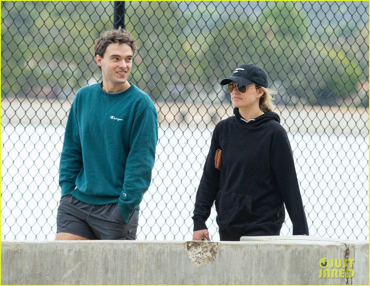 Photo: olivia wilde walk with her brother charlie cockburn 11 | Photo