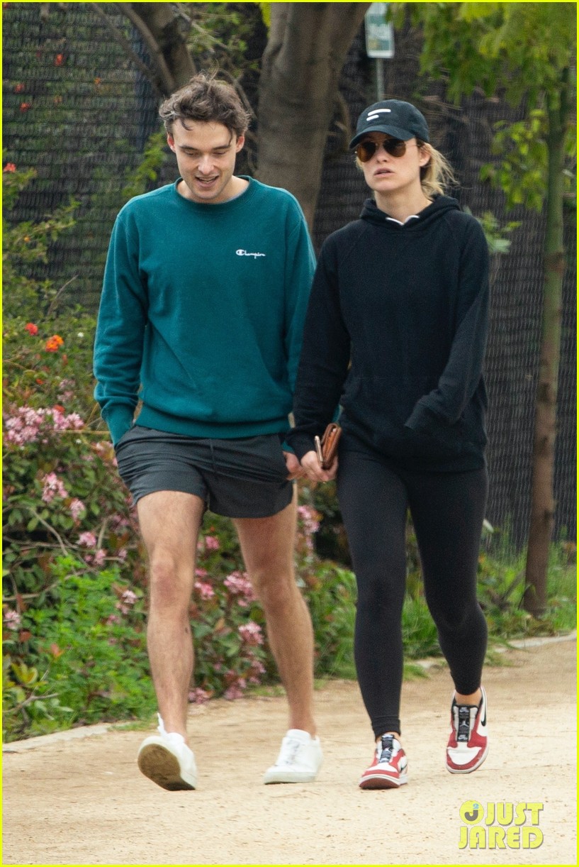 Photo: olivia wilde walk with her brother charlie cockburn 15 | Photo