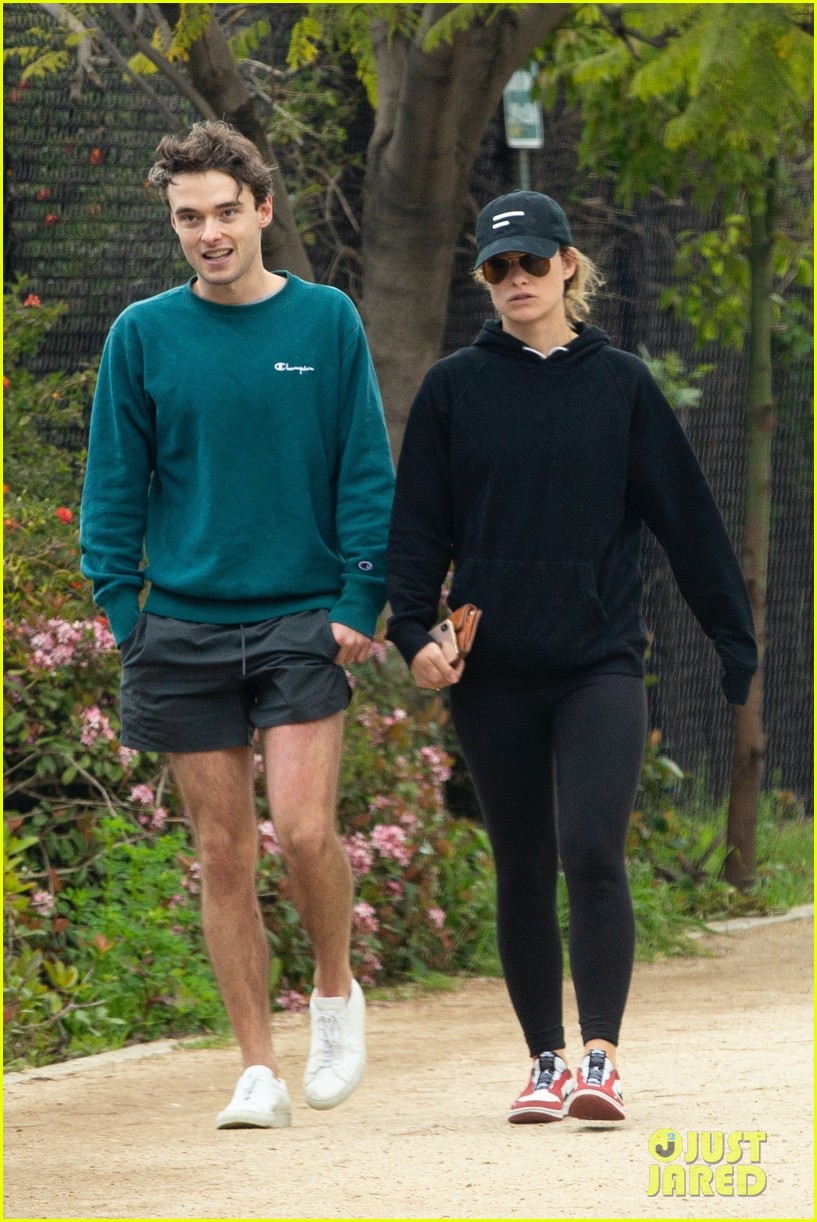 Photo: olivia wilde walk with her brother charlie cockburn 16 | Photo