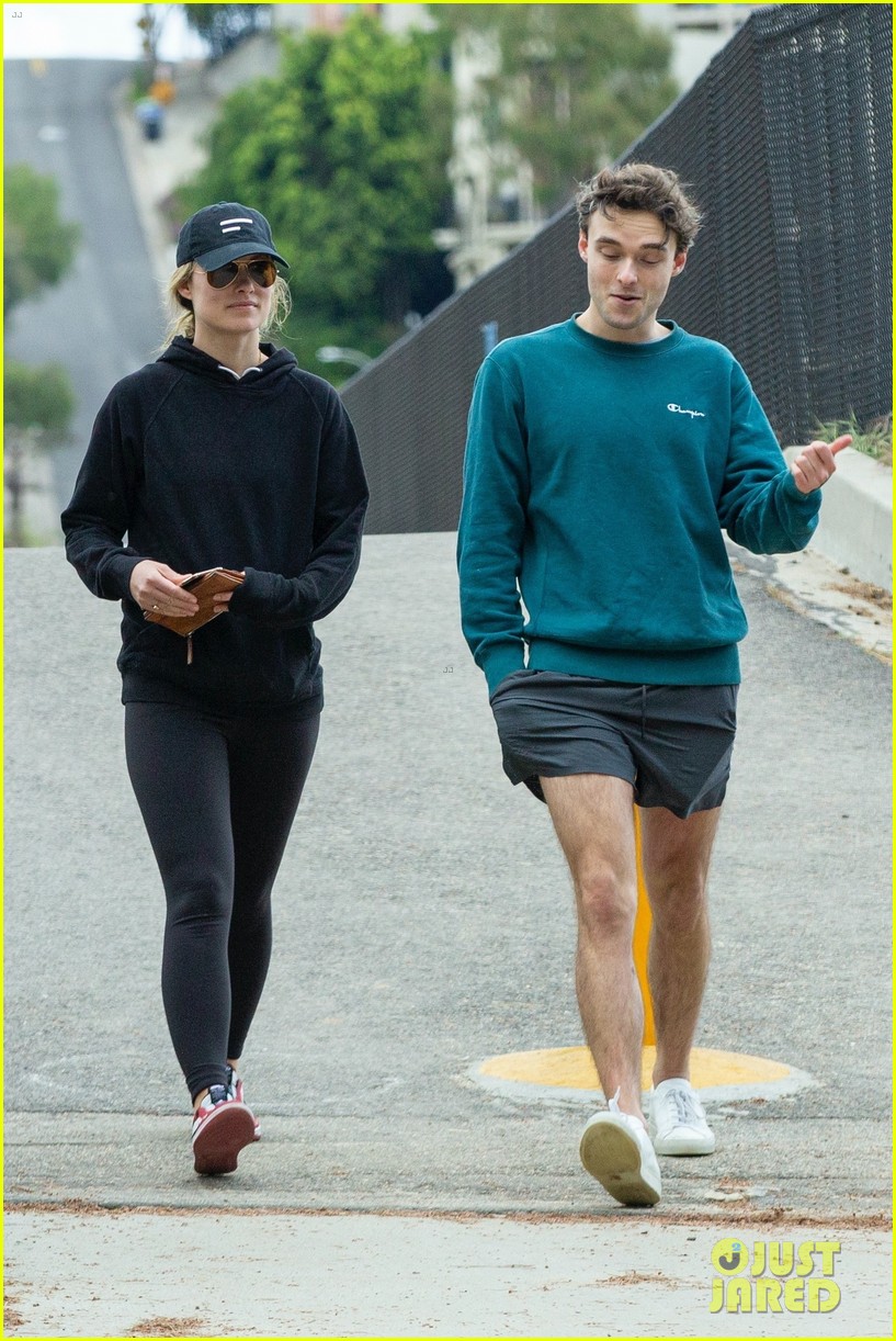 Olivia Wilde Has a Hot Younger Brother & They Were Just Spotted