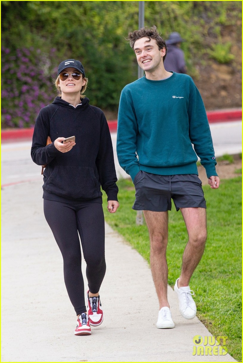 Photo: olivia wilde walk with her brother charlie cockburn 29 | Photo
