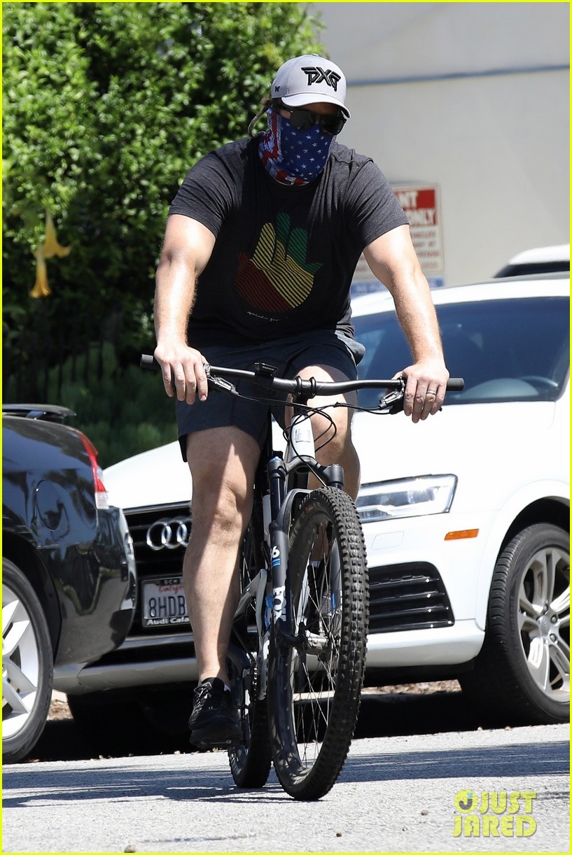 Katherine Schwarzenegger & Chris Pratt Go for Bike Ride Before