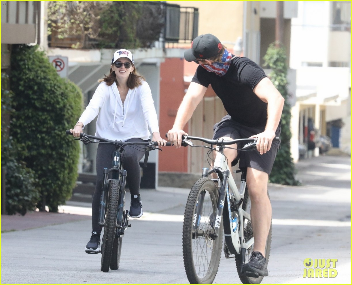 Chris Pratt & Katherine Schwarzenegger Go on a Bike Ride With Her Dad