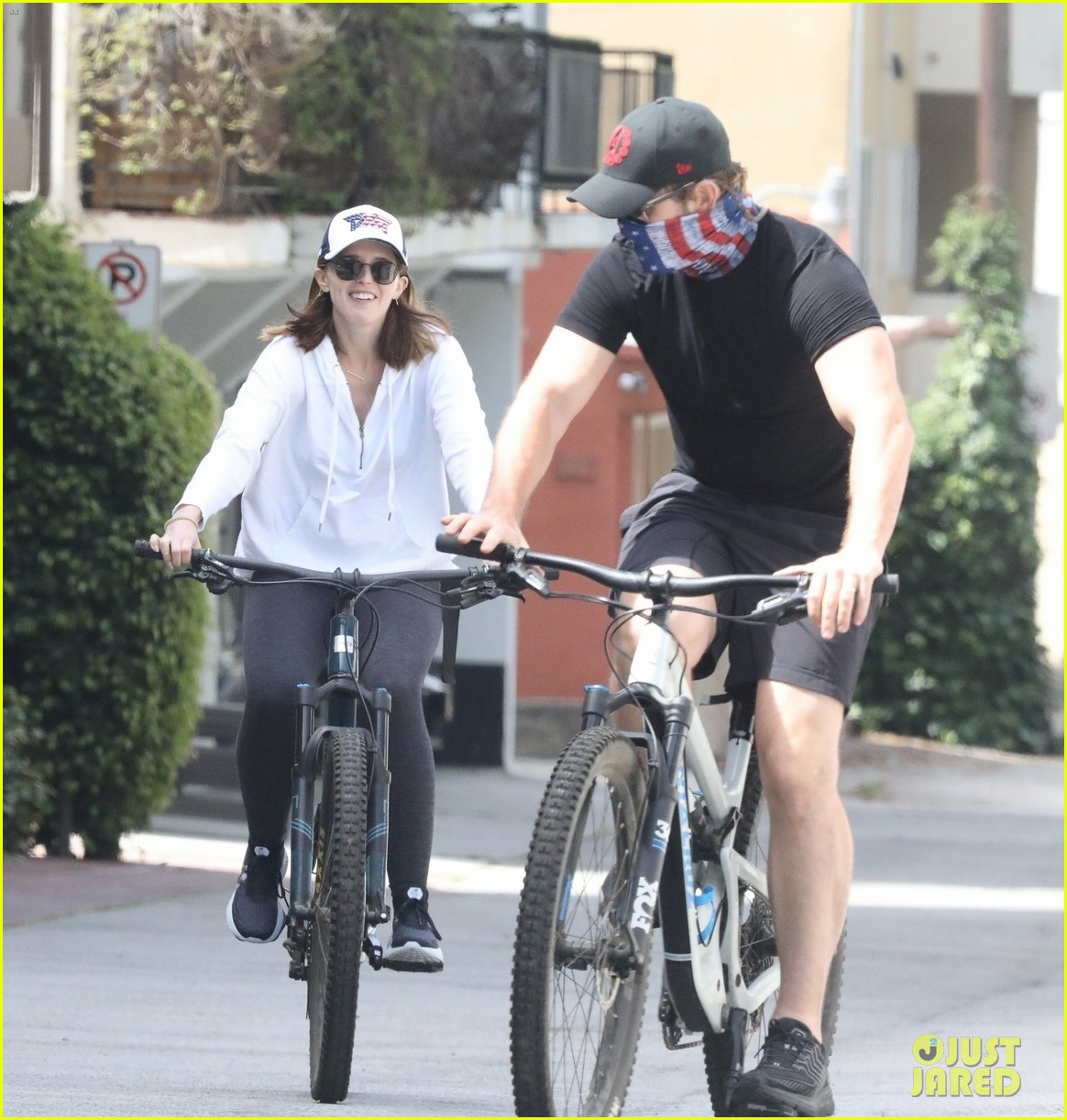 Chris Pratt & Katherine Schwarzenegger Go on a Bike Ride With Her Dad