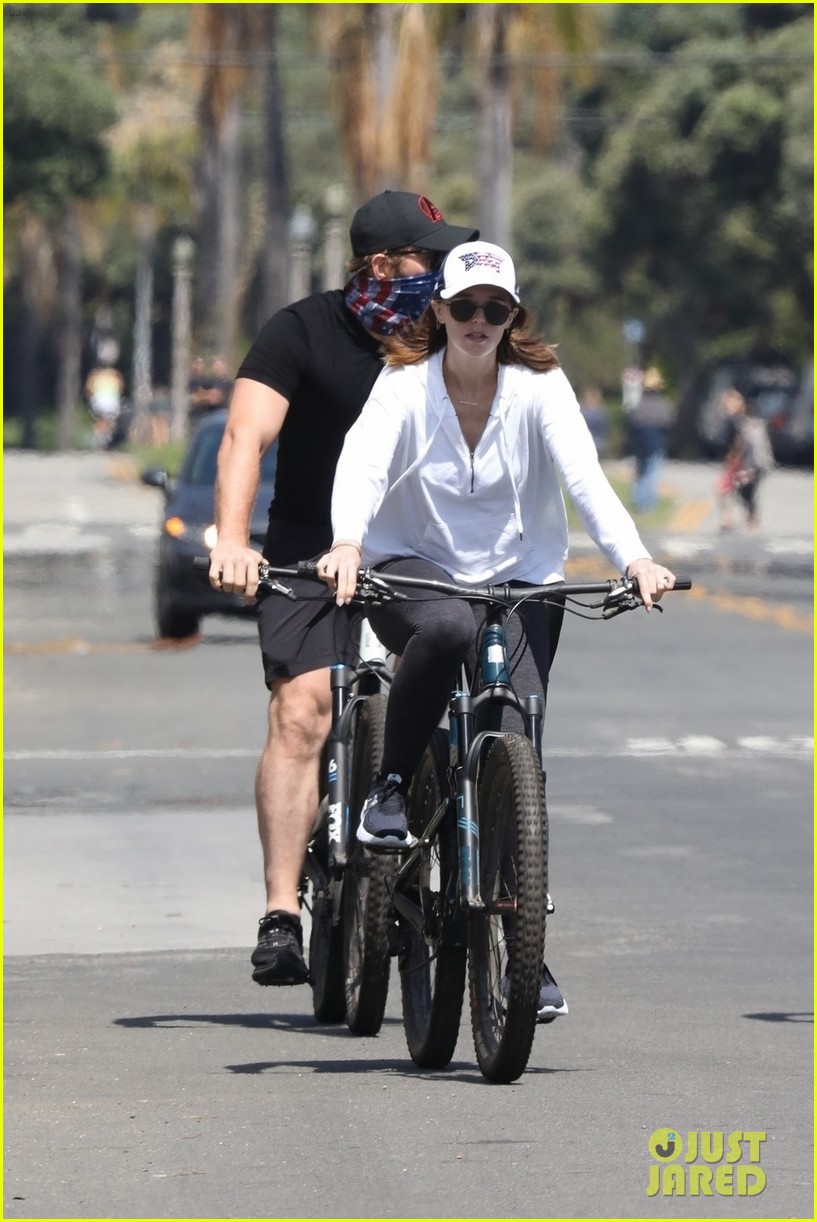Chris Pratt & Katherine Schwarzenegger Go on a Bike Ride With Her Dad