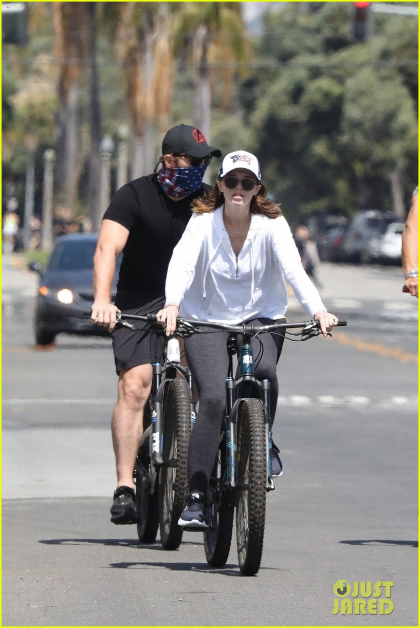 Chris Pratt & Katherine Schwarzenegger Go on a Bike Ride With Her Dad