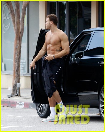 Blake Griffin Goes Shirtless While Stepping Out for a Juice Run: Photo