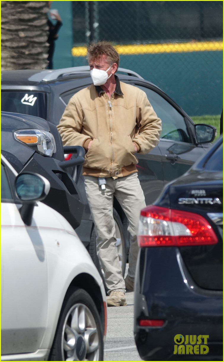 Sean Penn Volunteers With CORE at COVID19 Coronavirus Testing Stations