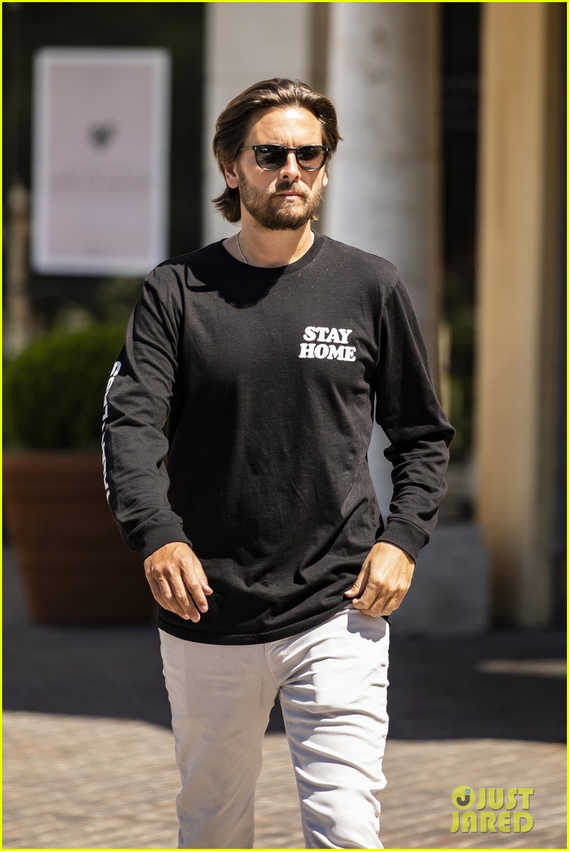 Scott Disick Steps Out for First Time After Leaving Rehab & Break Up