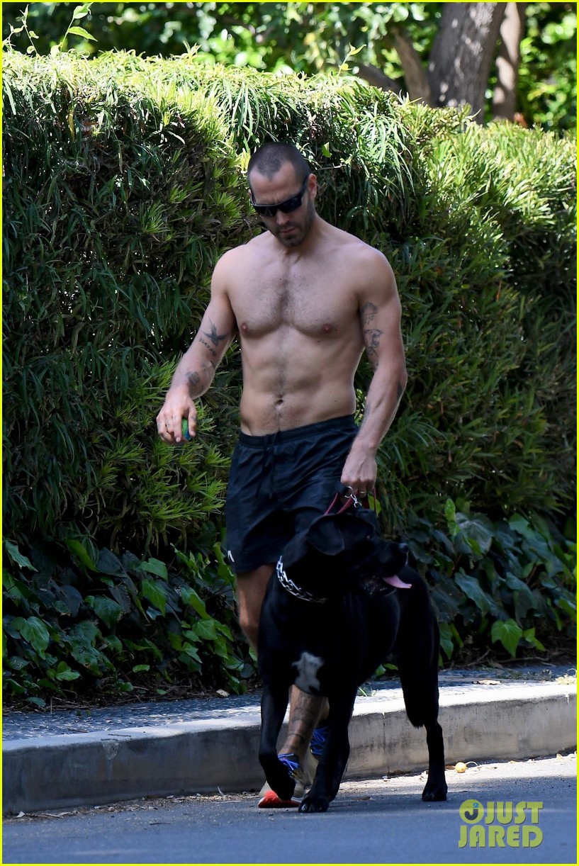 Photo: clement giraudet shirtless walk 19 | Photo 4458839 | Just Jared