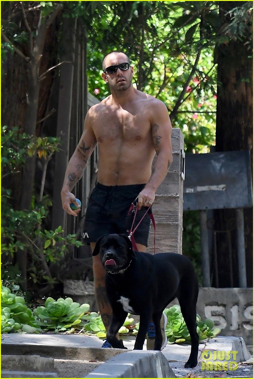 Photo: clement giraudet shirtless walk 29 | Photo 4458849 | Just Jared