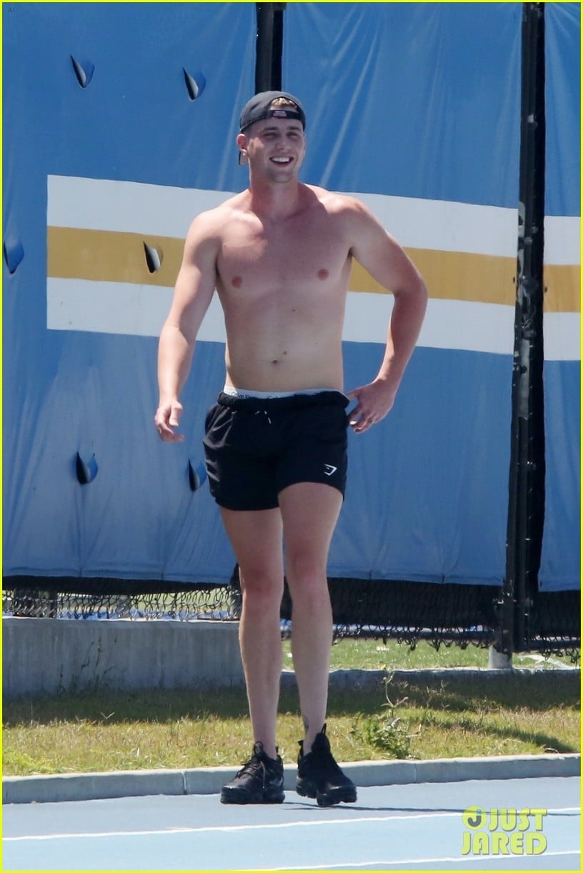 Too Hot To Handle's Harry Jowsey Works Out Shirtless in LA: Photo
