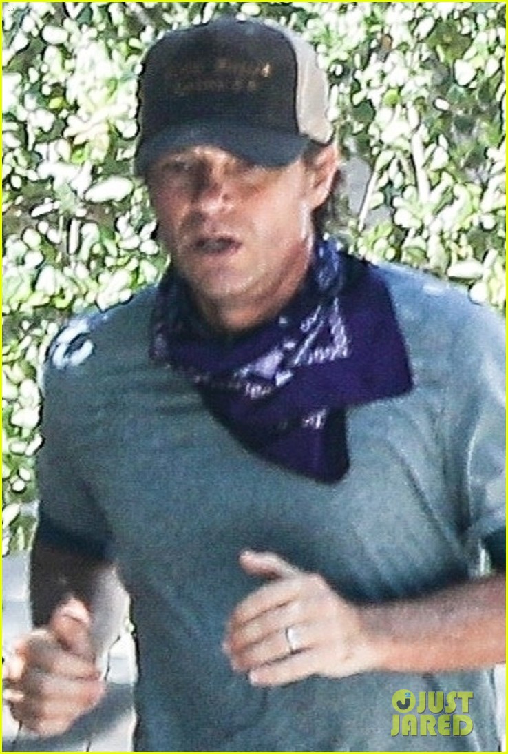 Jason Bateman Thinks There Will Be This Many Seasons of 'Ozark' Photo