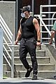 kellan lutz shows off his muscles in a tight tank 05