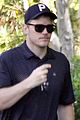 chris pratt heads home after visiting mother in law maria shriver 02