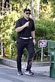 chris pratt heads home after visiting mother in law maria shriver 05