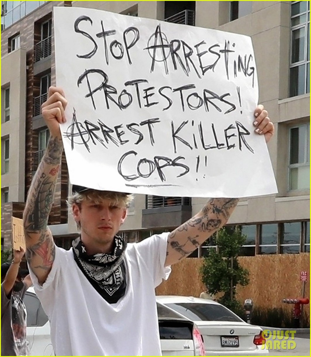 Cara Delevingne Joins Celeb Friends While Protesting in L.A.: Photo