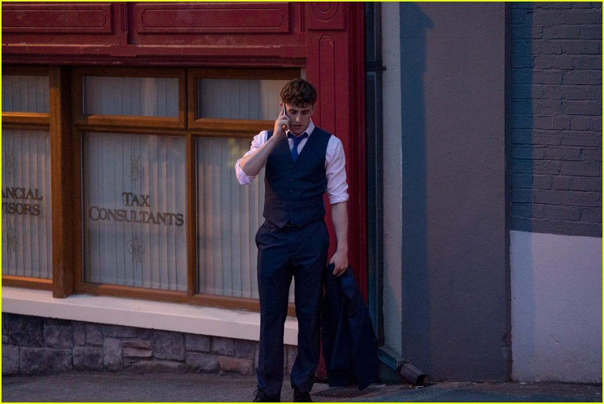 People script. Compare two things. We the people значки. People script. Paul mescal normal people.