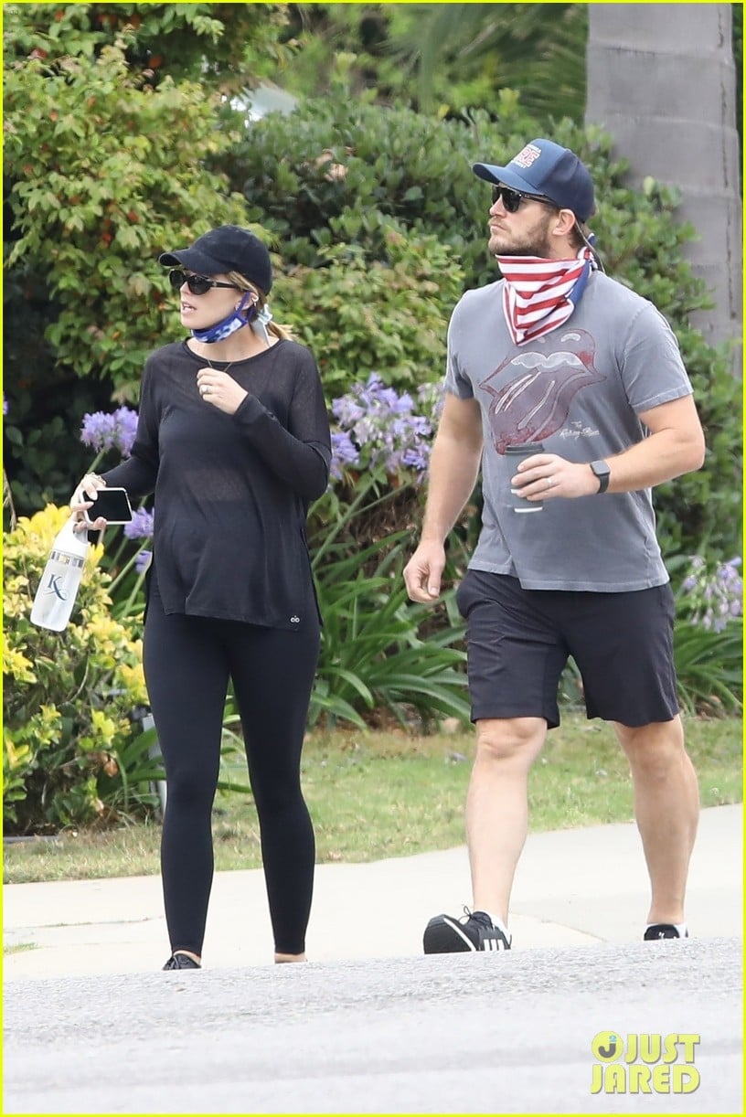 Chris Pratt Goes for a Stroll with Pregnant Wife Katherine